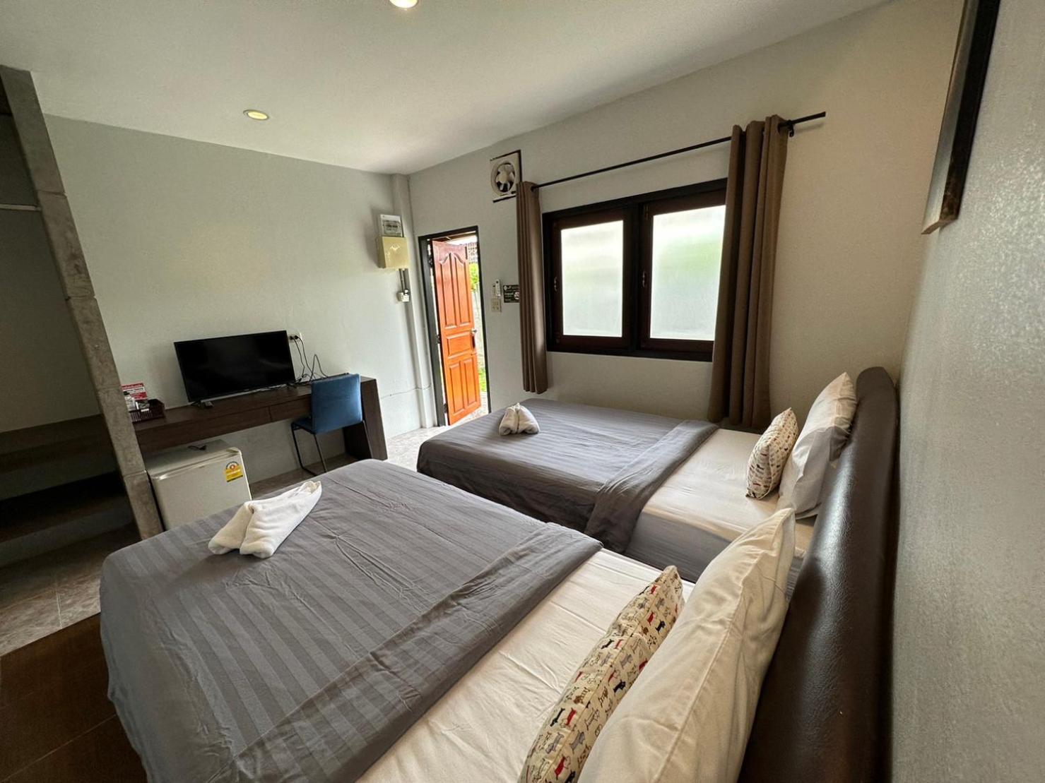 Baan Ma Feung Guesthouse Kanchanaburi Luaran gambar