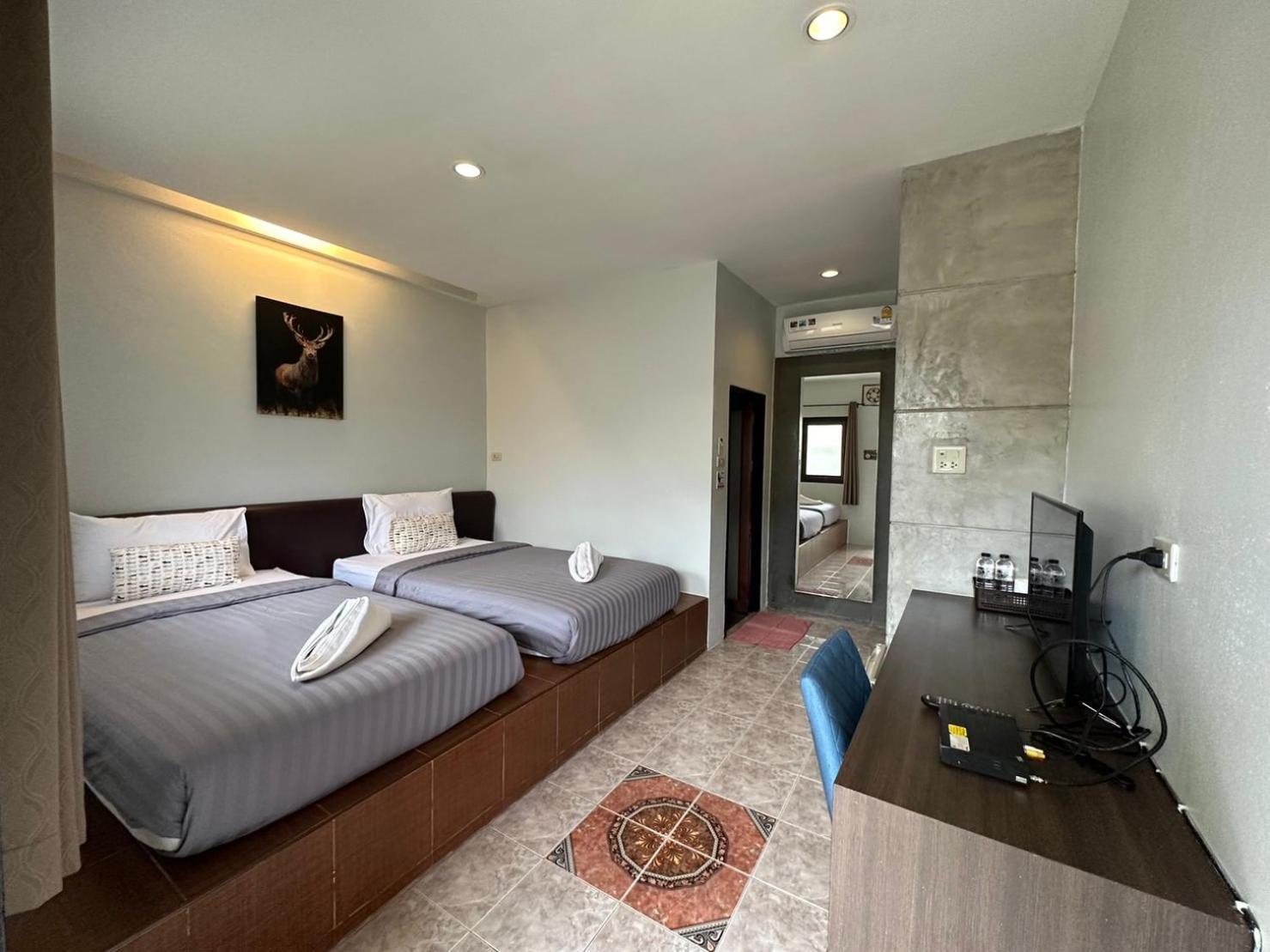Baan Ma Feung Guesthouse Kanchanaburi Luaran gambar
