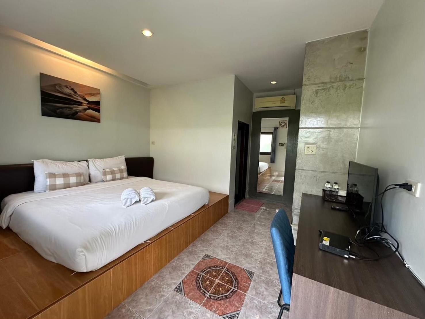 Baan Ma Feung Guesthouse Kanchanaburi Luaran gambar