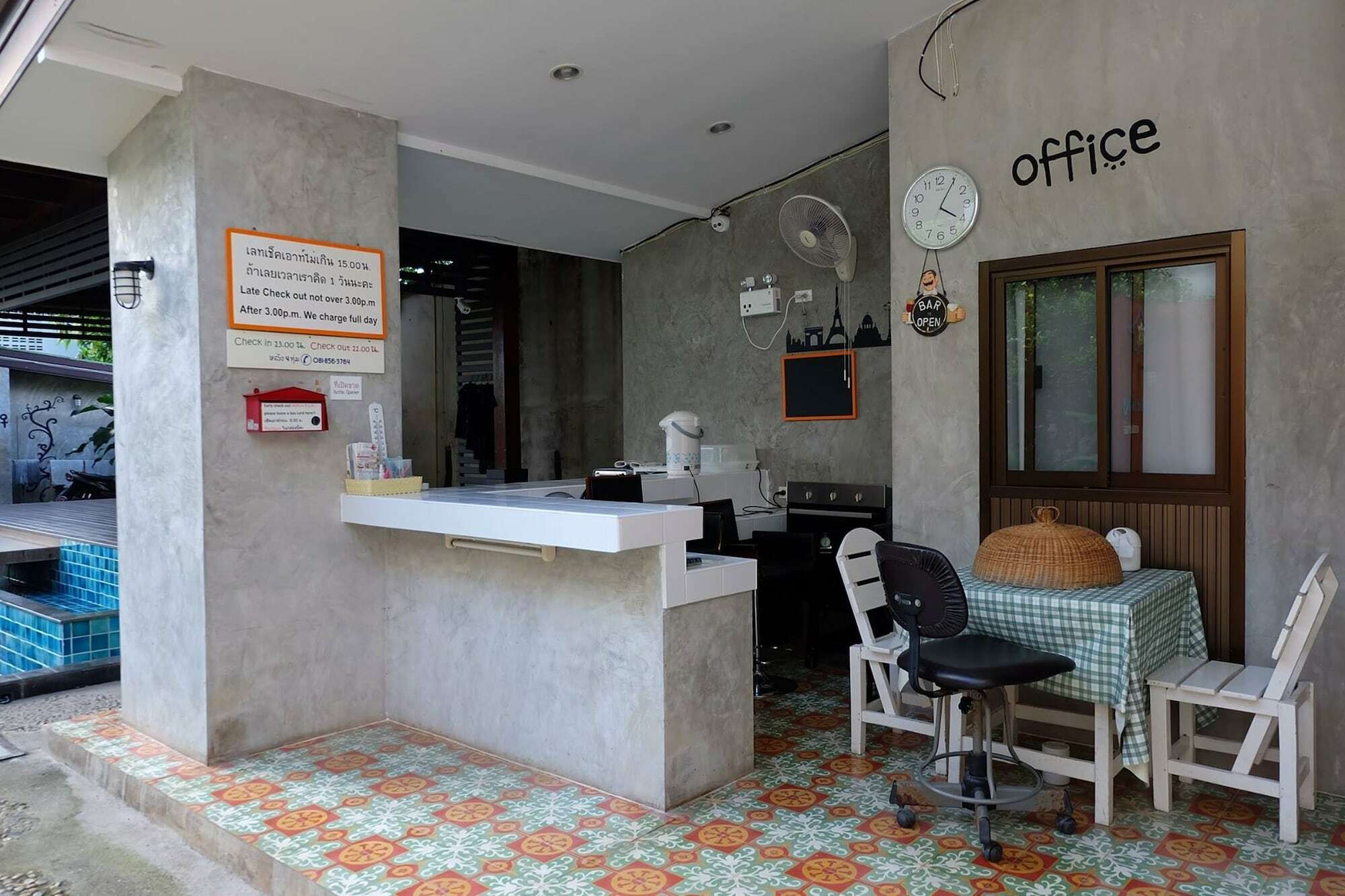 Baan Ma Feung Guesthouse Kanchanaburi Luaran gambar