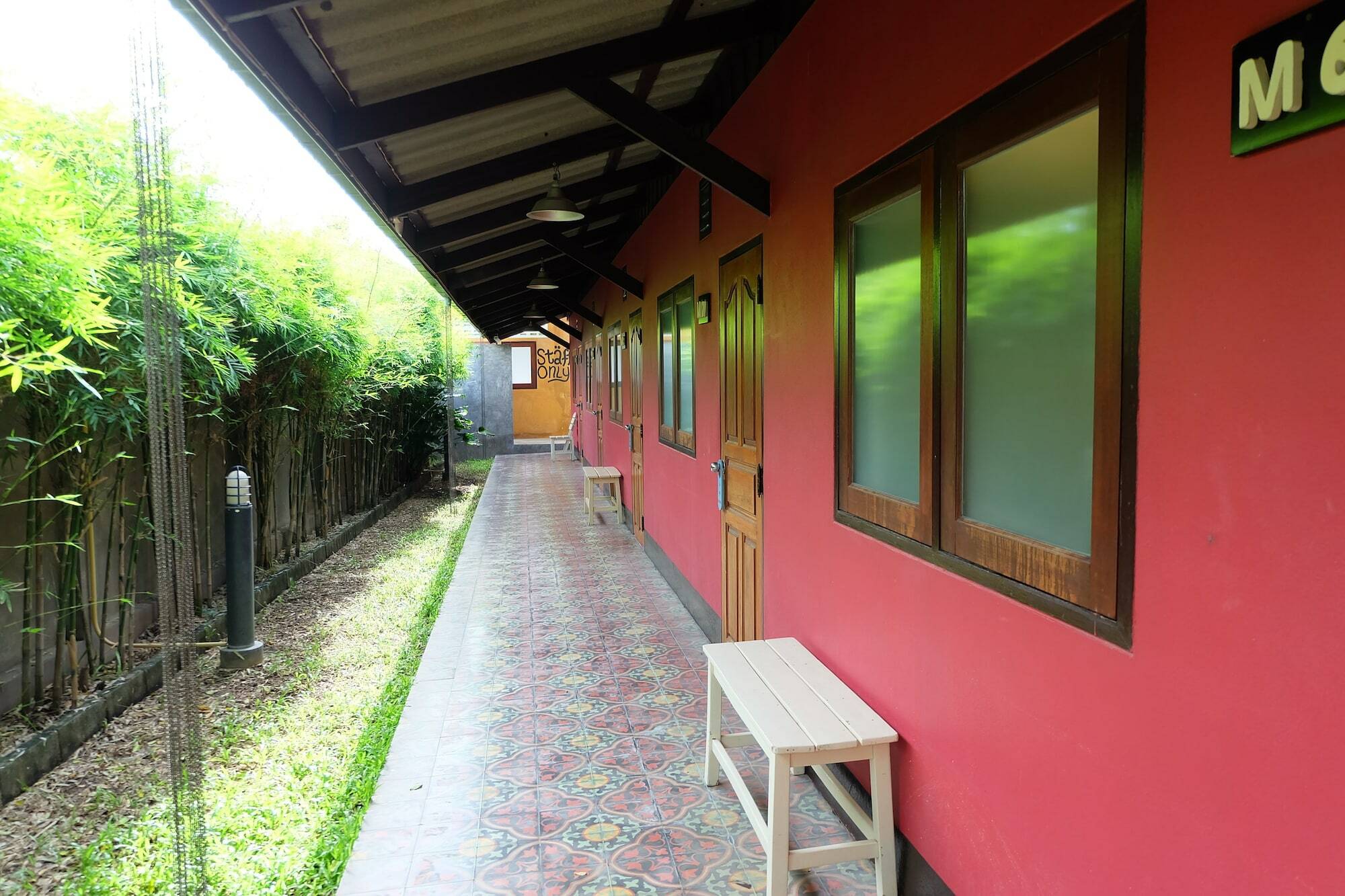 Baan Ma Feung Guesthouse Kanchanaburi Luaran gambar
